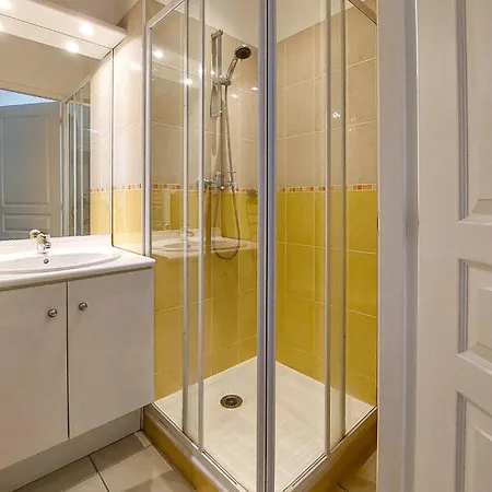 아파트 2 Bedroom Amazing In 술락쉬르메르